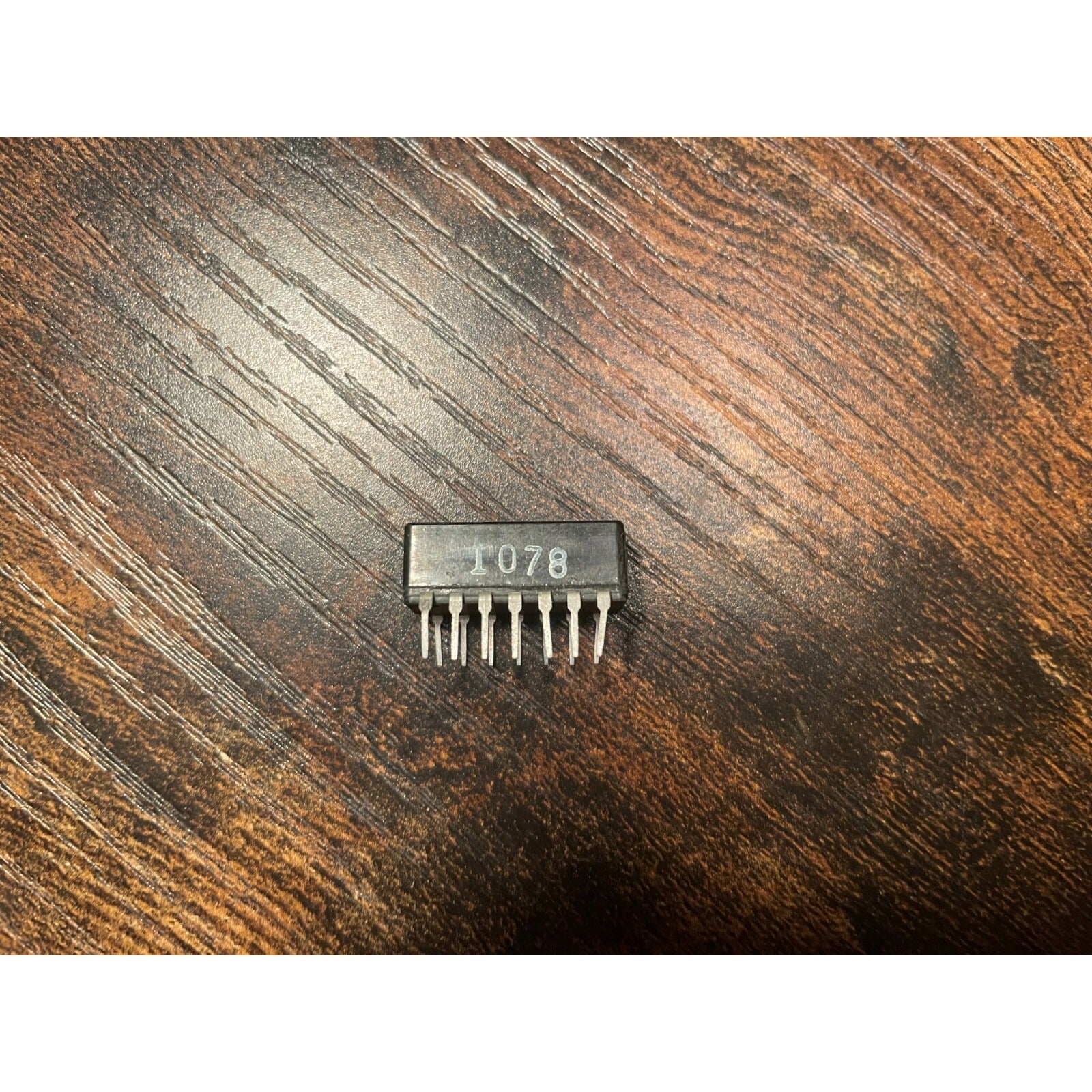 Data Delay 1502-3 Fixed Dip Delay Line side view
