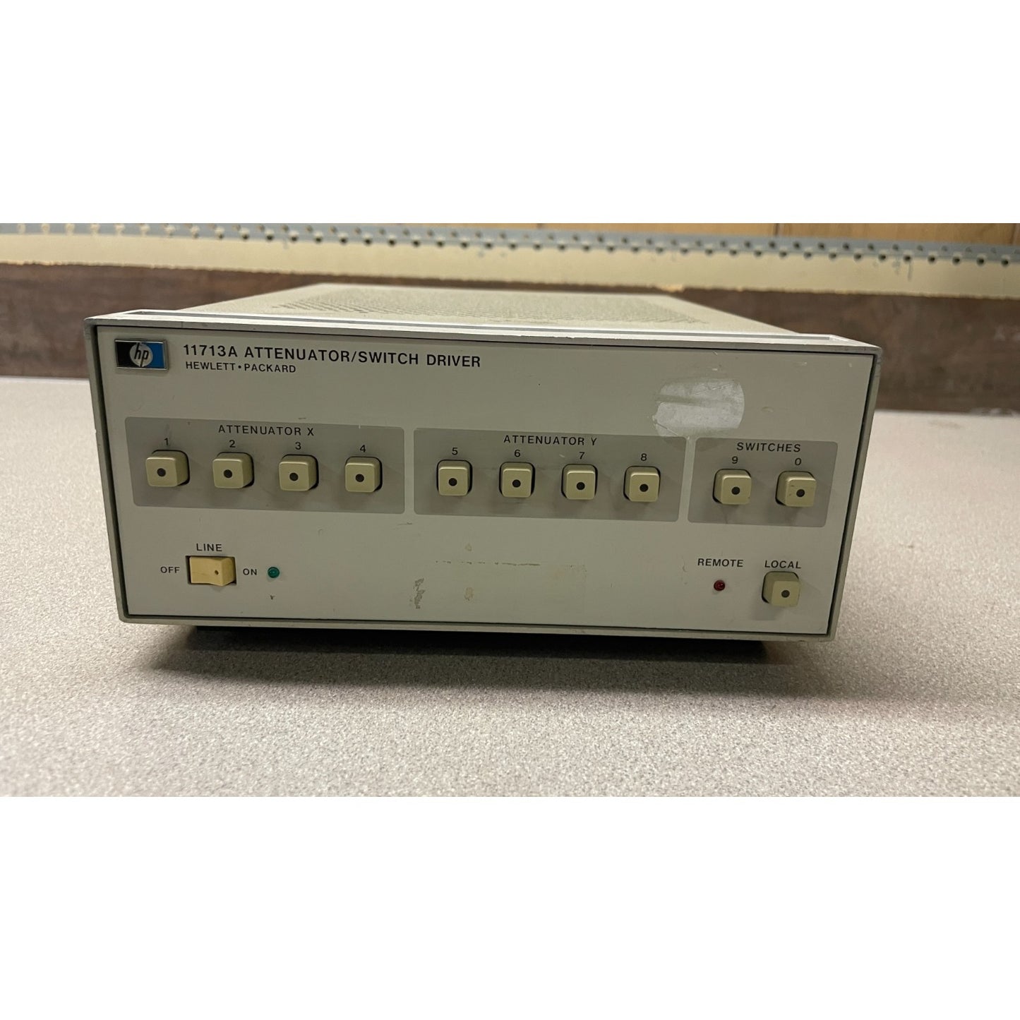 HP 11713A Attenuator/Switch Driver front panel view