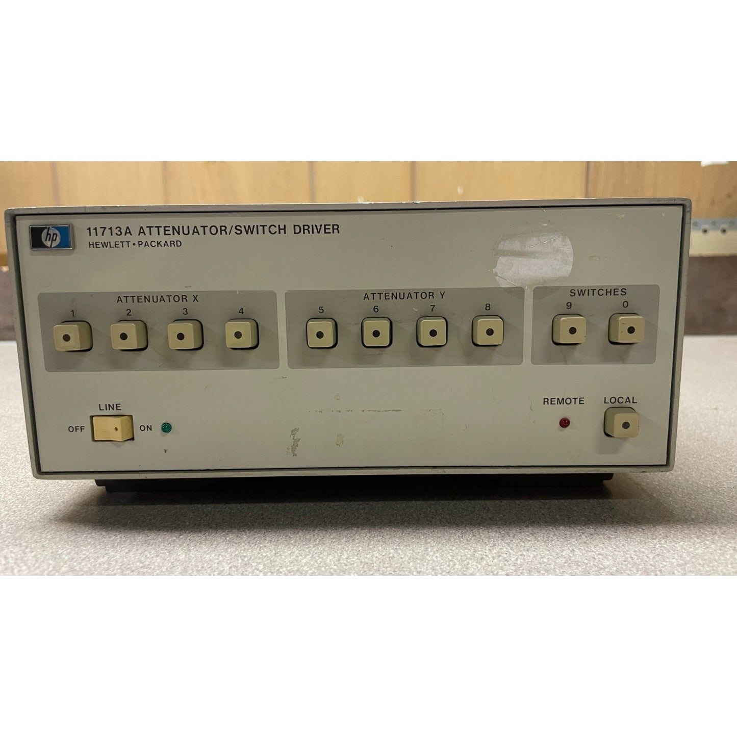 HP 11713A Attenuator/Switch Driver on a light background