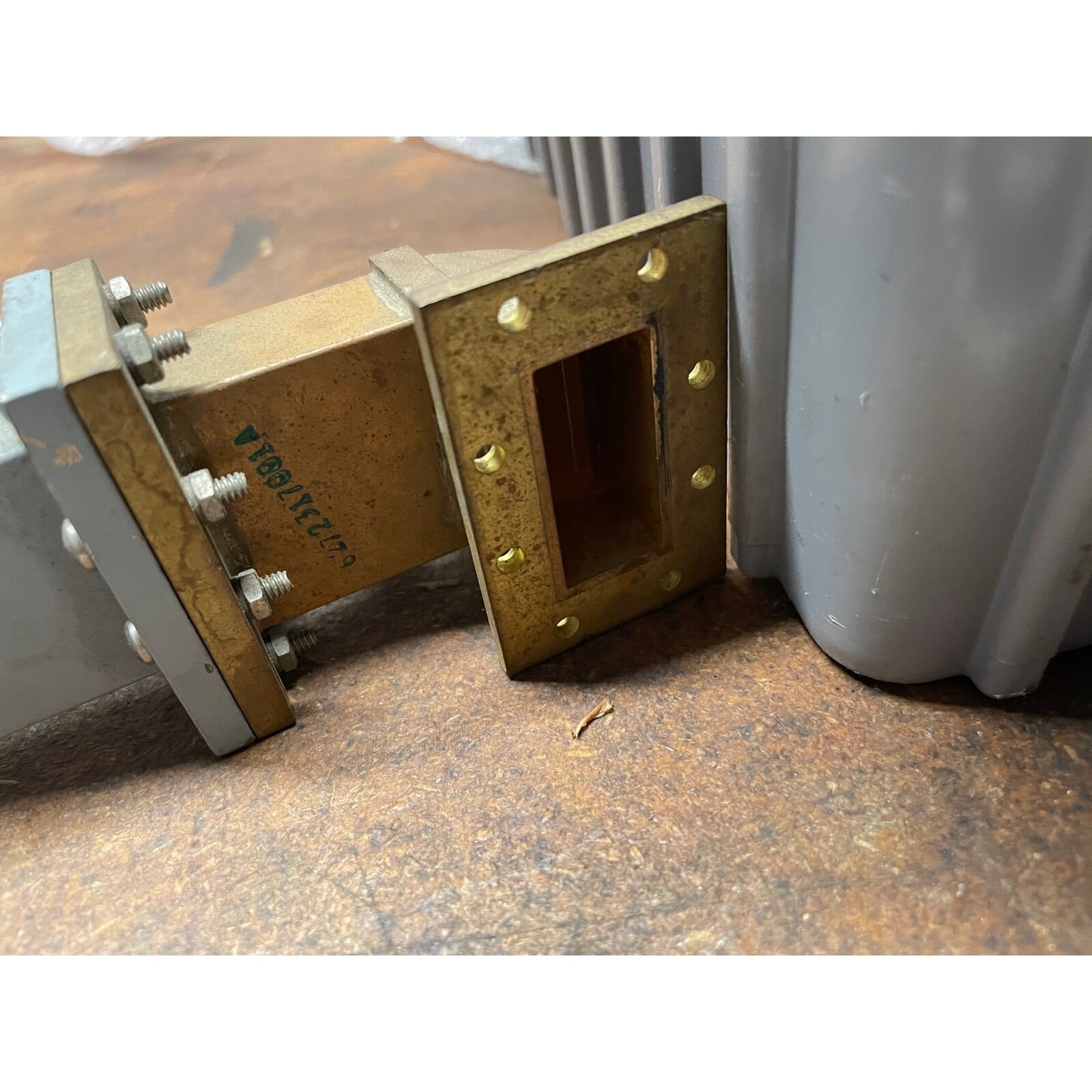 Factory Tuned-Filter FO 6375.14 Mkz end with fastener holes closeup