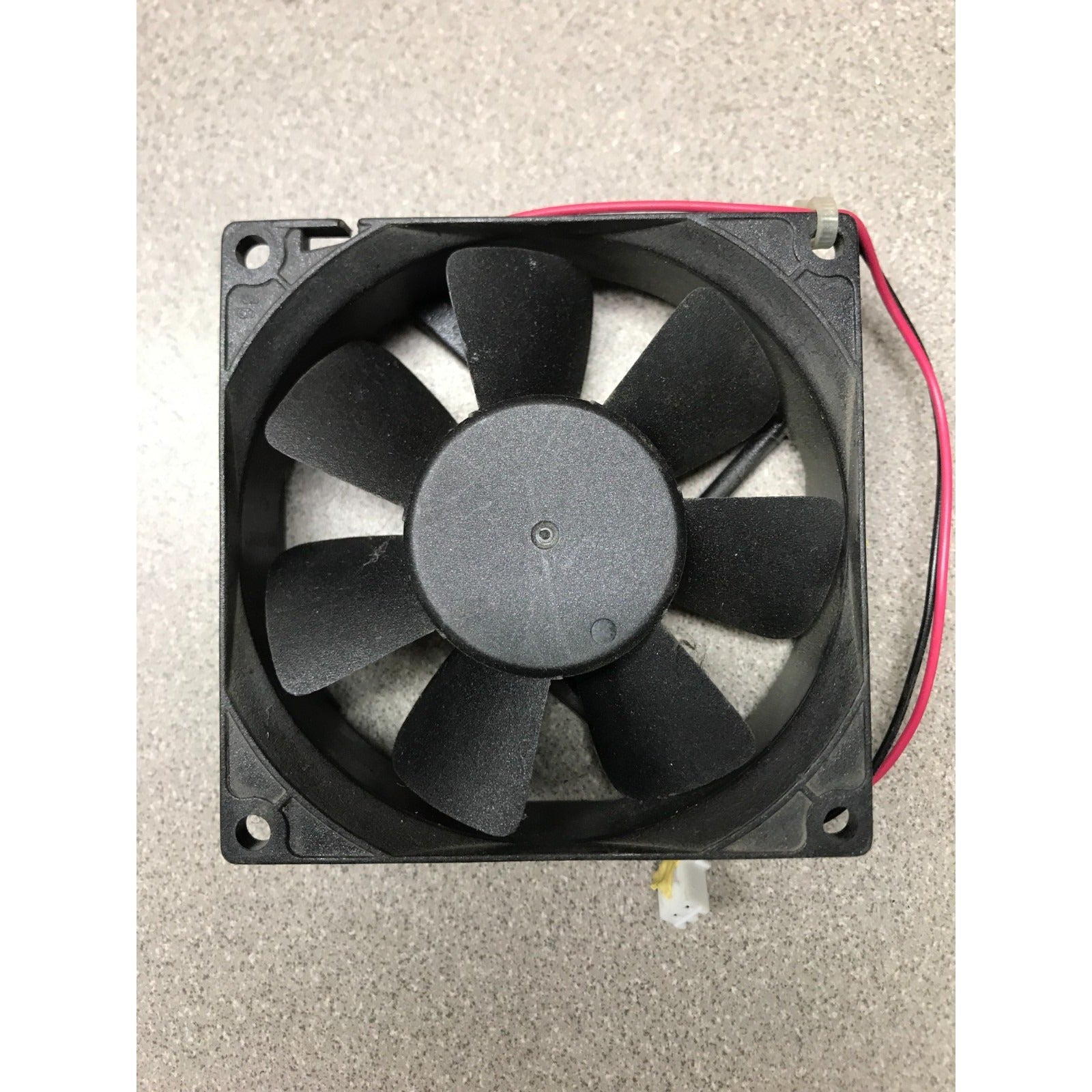 DC Brushless 2 Wire Fan ADDA AD0824UB-A71GL 12VDC back view of fan