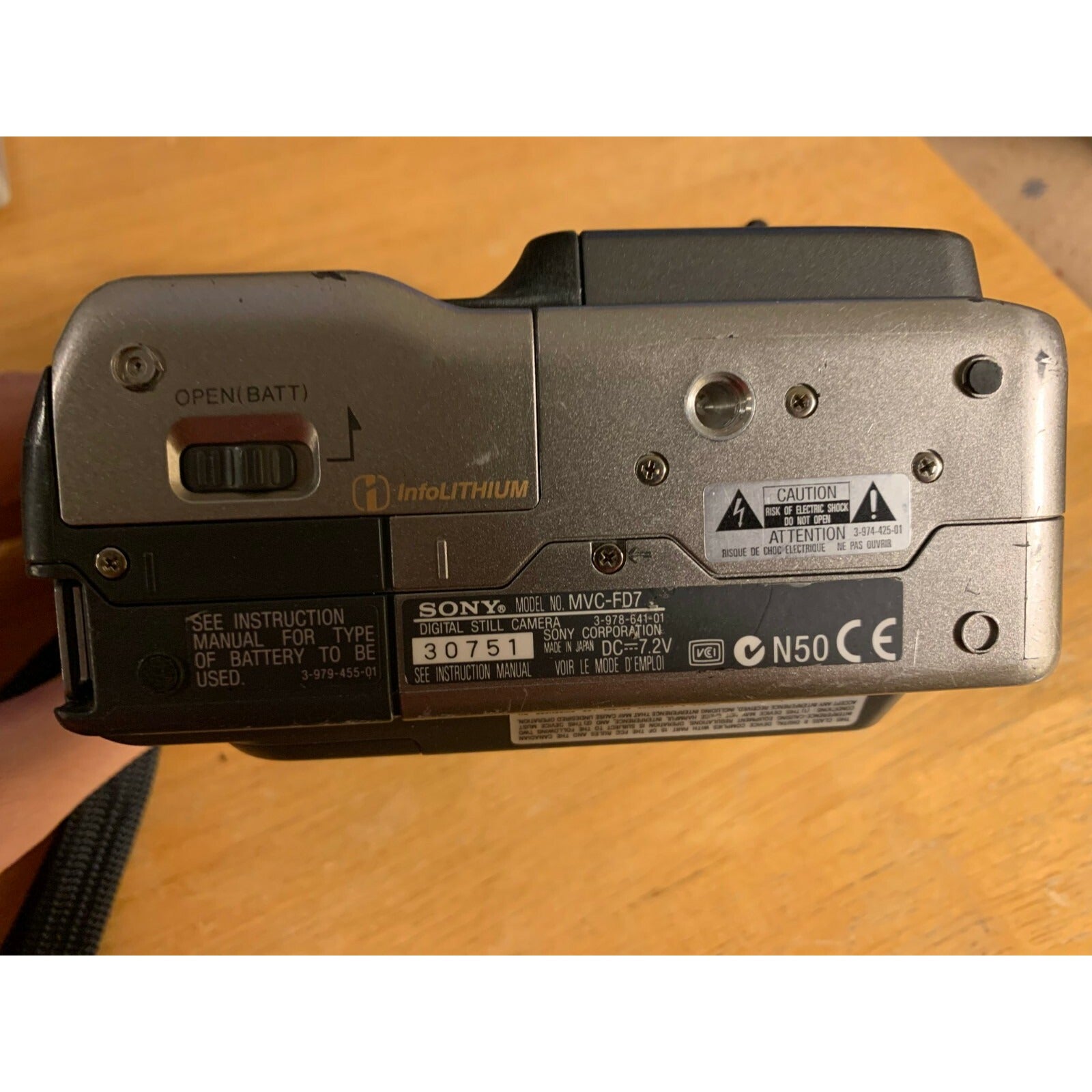 Sony Vintage Mavica MVC-FD7 3.5" floppy disk digital camera - Camera Only bottom view