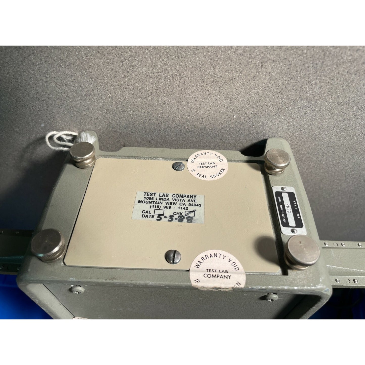 HP AGILENT VARIABLE ATTENUATOR MODEL P382A 12-18GHz bottom view from the side