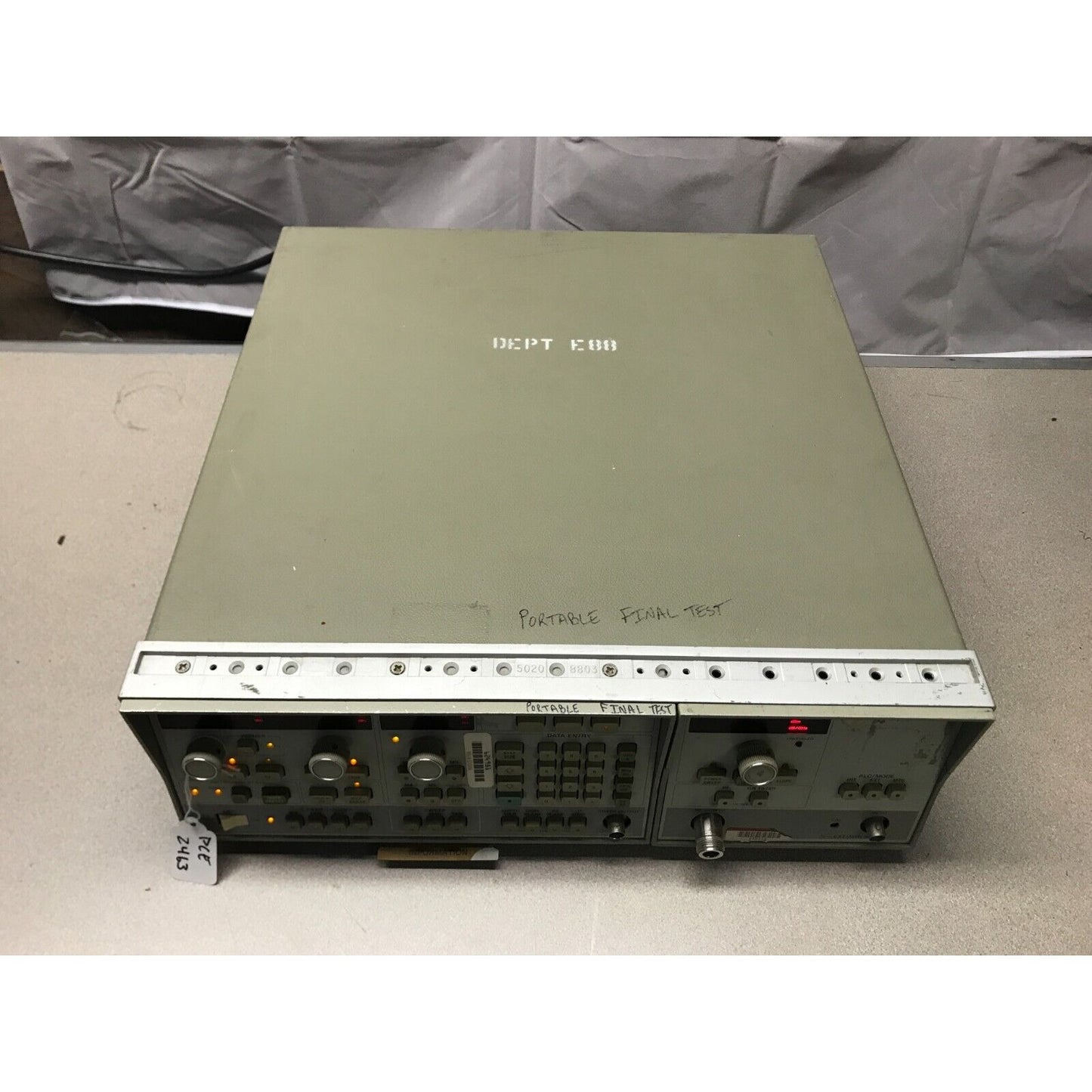 HP Agilent Mainframe 8350A Sweep Oscillator w/ 83590A RF Plug-In 2.0-20.0 GHz