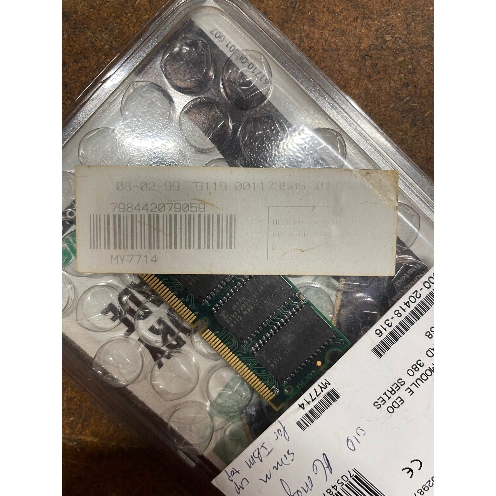 Simple Technology STM7340/64 Memory Module product label closeup