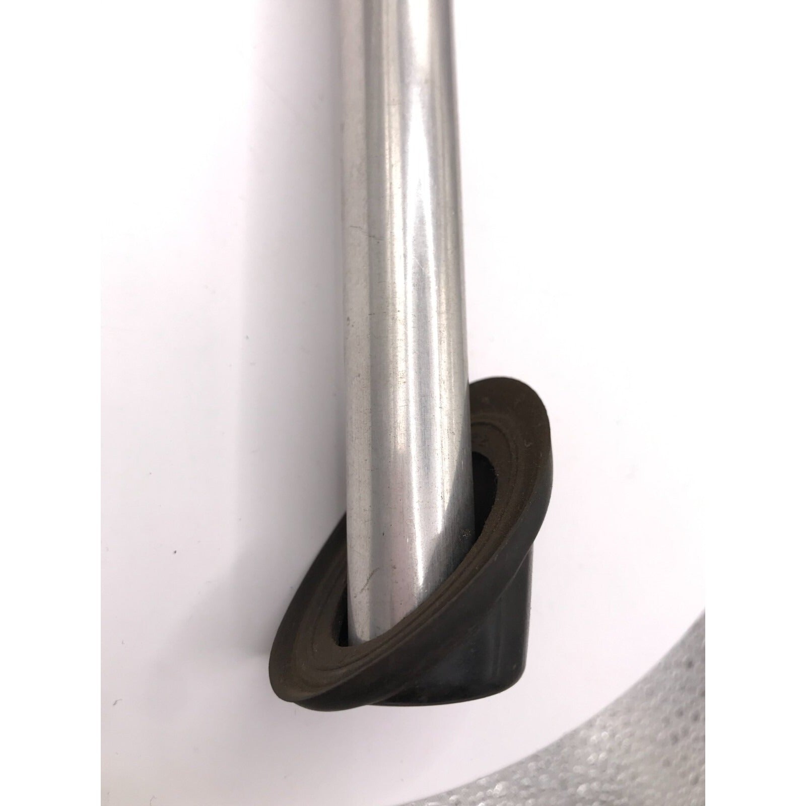 Honda 39179-SF1-A01 closeup of end 