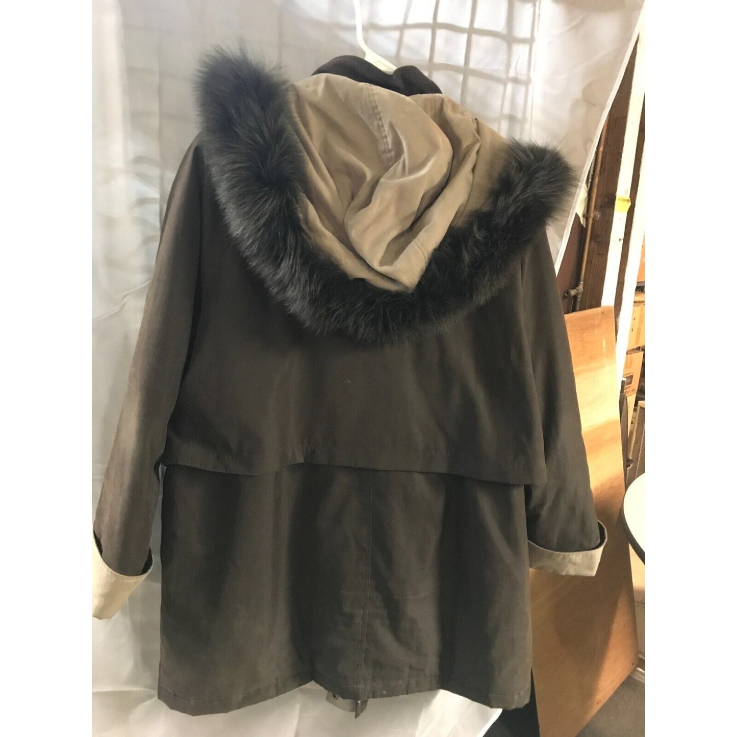 Liz Claiborne Vintage Women's Brown zipper closure Rain Coat Jacket Size XL with detachable hood back view showing hood