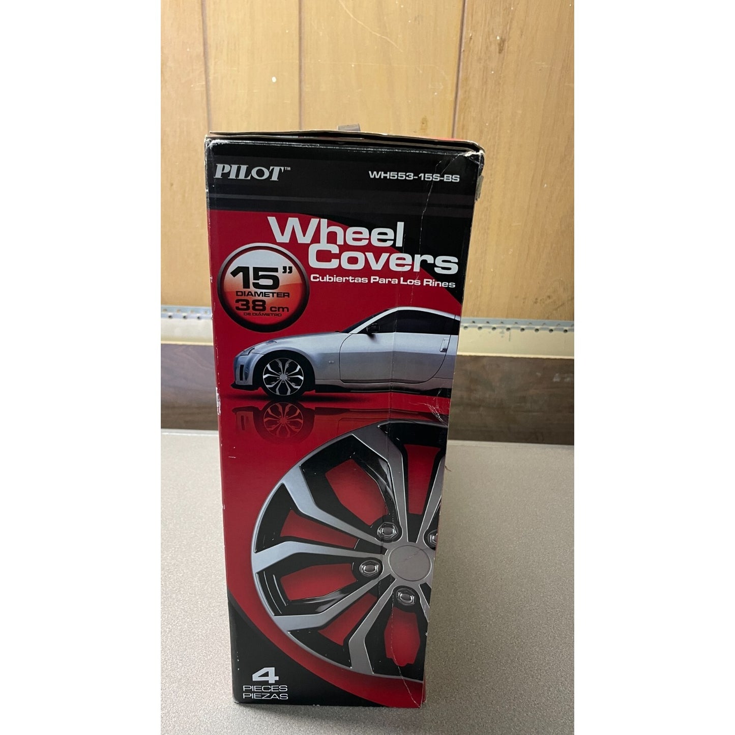 Pilot Performance Series 15 in diameter Wheel Covers lot of 4 WH553-15S-BS side of box
