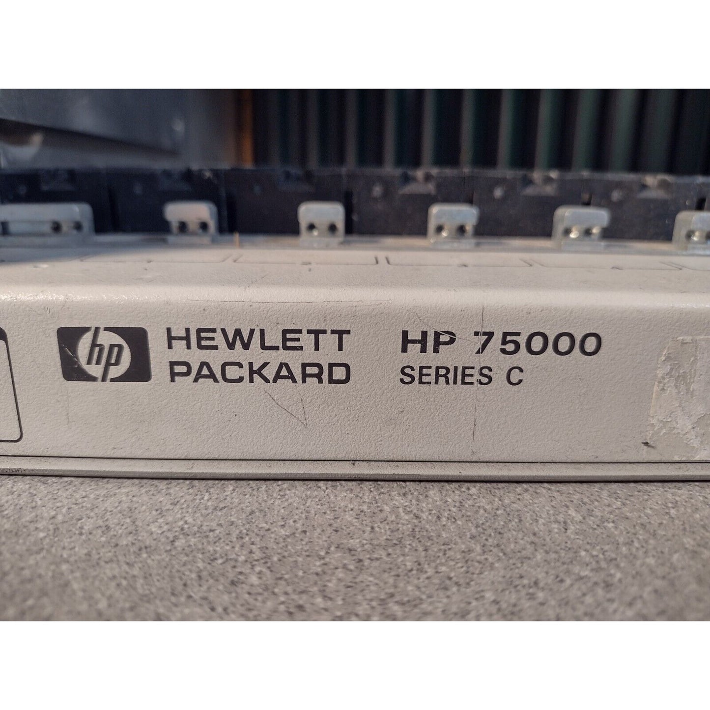 HP - Agilent - Keysight E1400B High Power VXI Mainframe, 7500, Series C