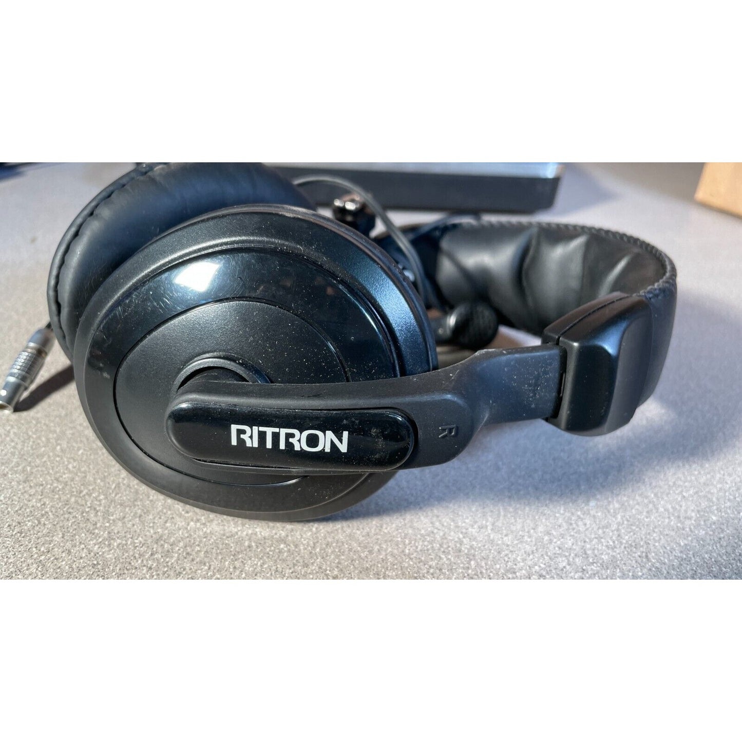 Ritron Headset with mic, push to talk, lemo connector