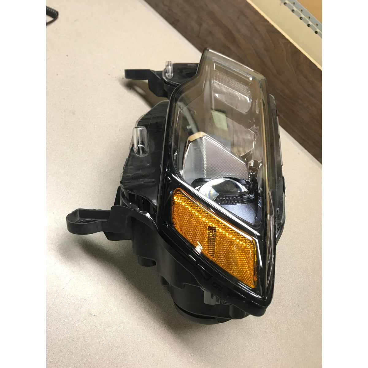 2019 Jeep Grand Cherokee Altitude Front Left LH Drivers Side OEM Headlight Lens side view