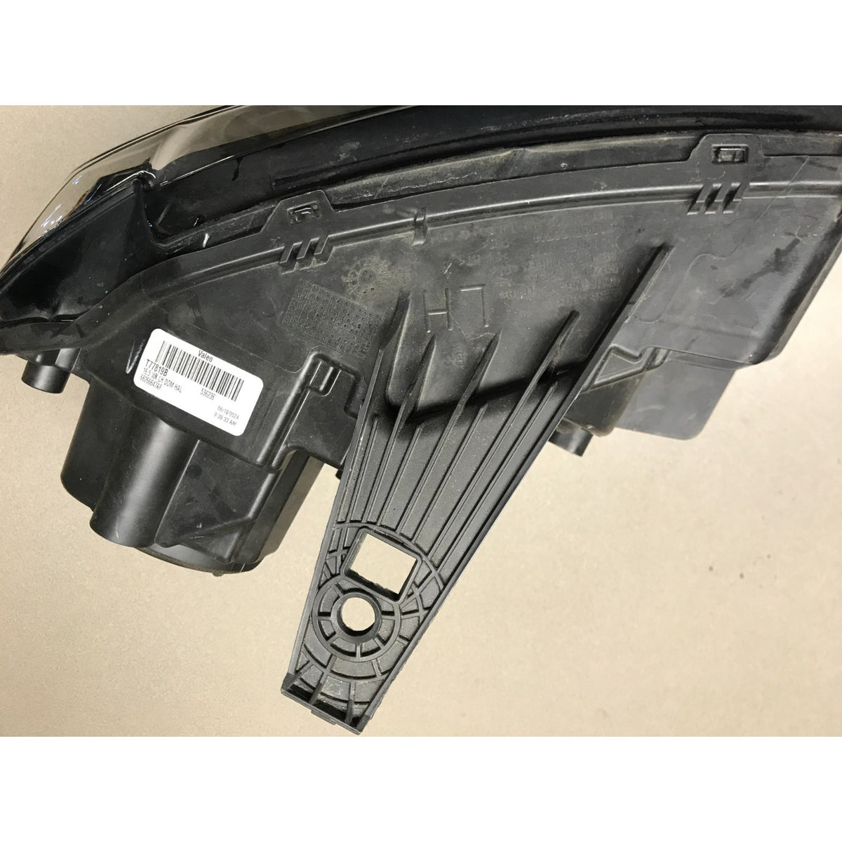2019 Jeep Grand Cherokee Altitude Front Left LH Drivers Side OEM Headlight Lens backside view