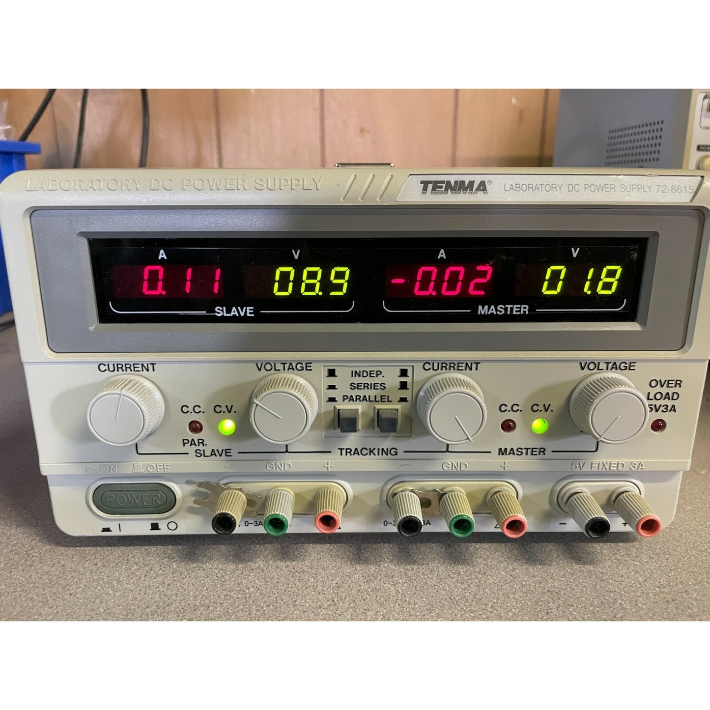 TENMA 72-6615 LABORATORY DC POWER SUPPLY 0-30 VOLT 3 OUTPUT front panel powered on display live