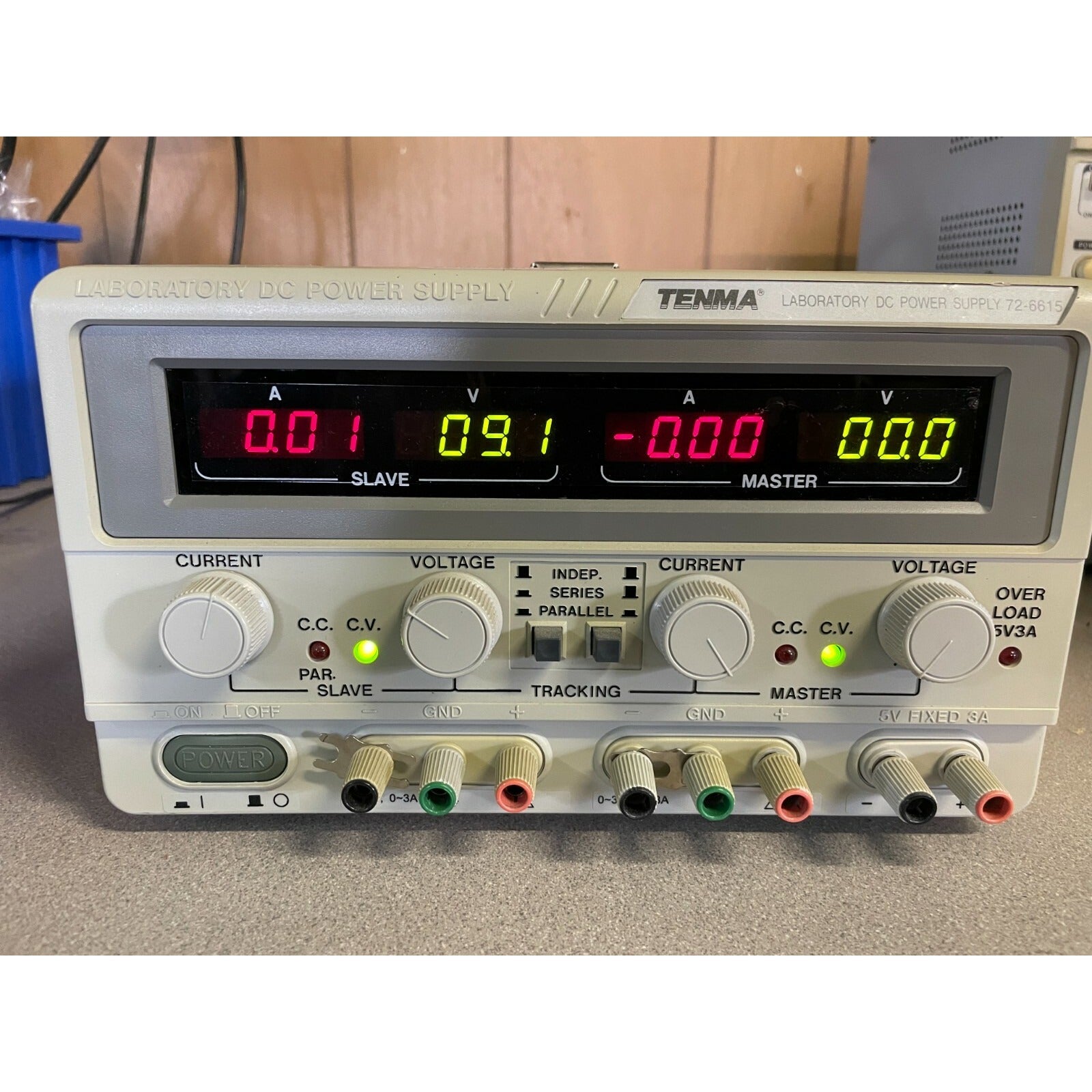 TENMA 72-6615 LABORATORY DC POWER SUPPLY 0-30 VOLT 3 OUTPUT front panel display on
