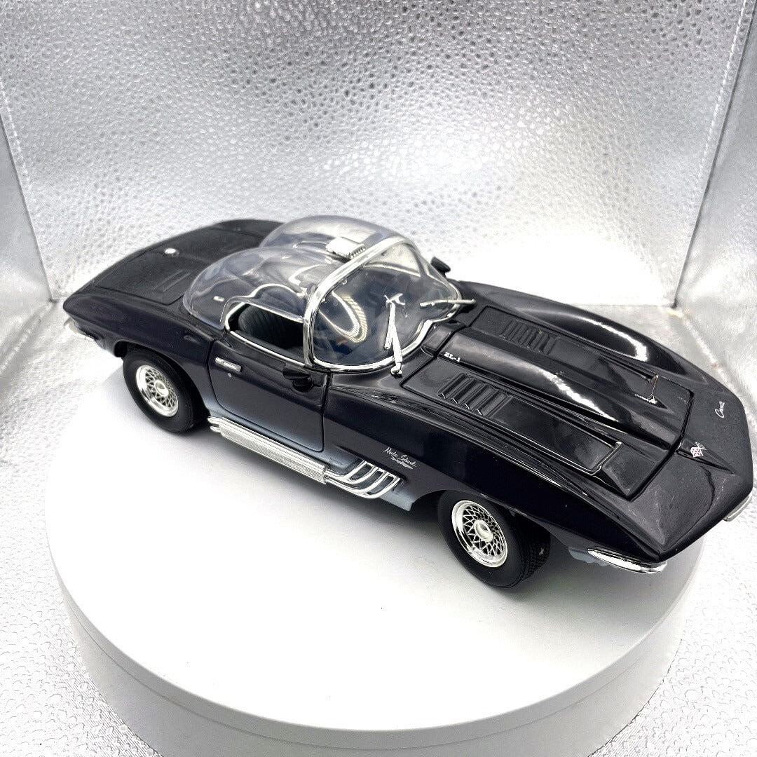 1961 Mako Shark Black Die Cast Scale: 1/18, No.68802 passenger/front view