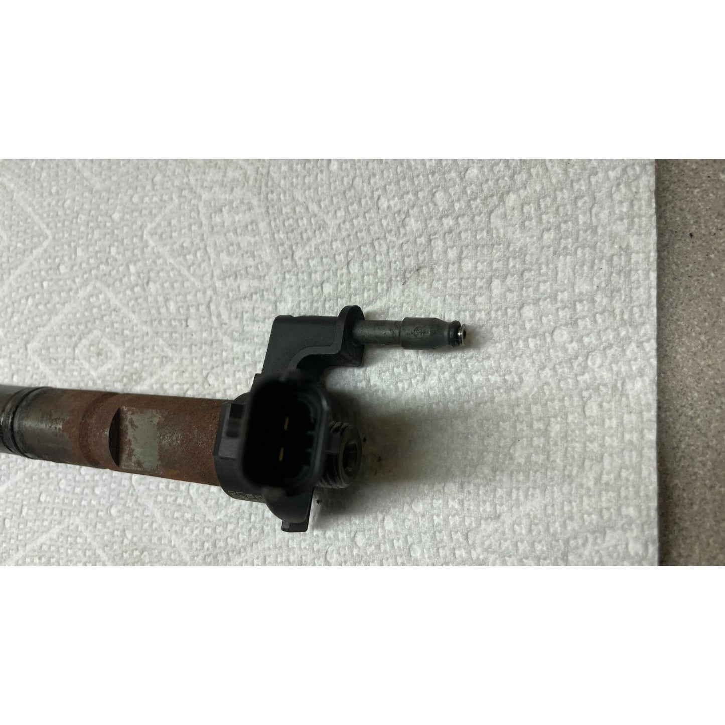 Bosch Diesel Fuel Injectors - 6.6L V8 Duramax LML closeup of end