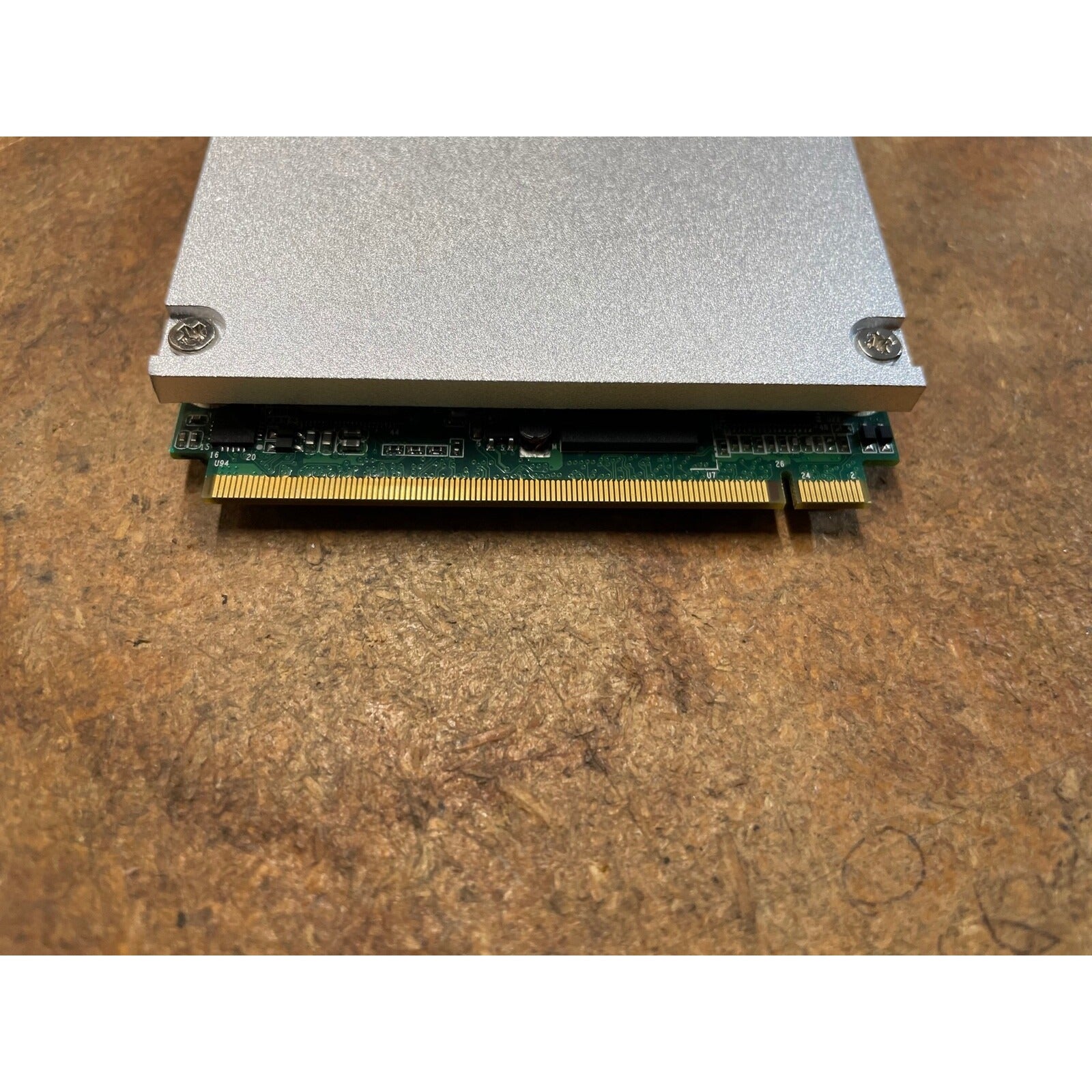 Chip (R)PQ7-M105IT-1600-1024102 side view of connection pins