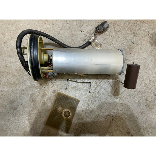 97-01 Jeep Cherokee Fuel Assembly - Missing Fuel Pressure Regulator side view