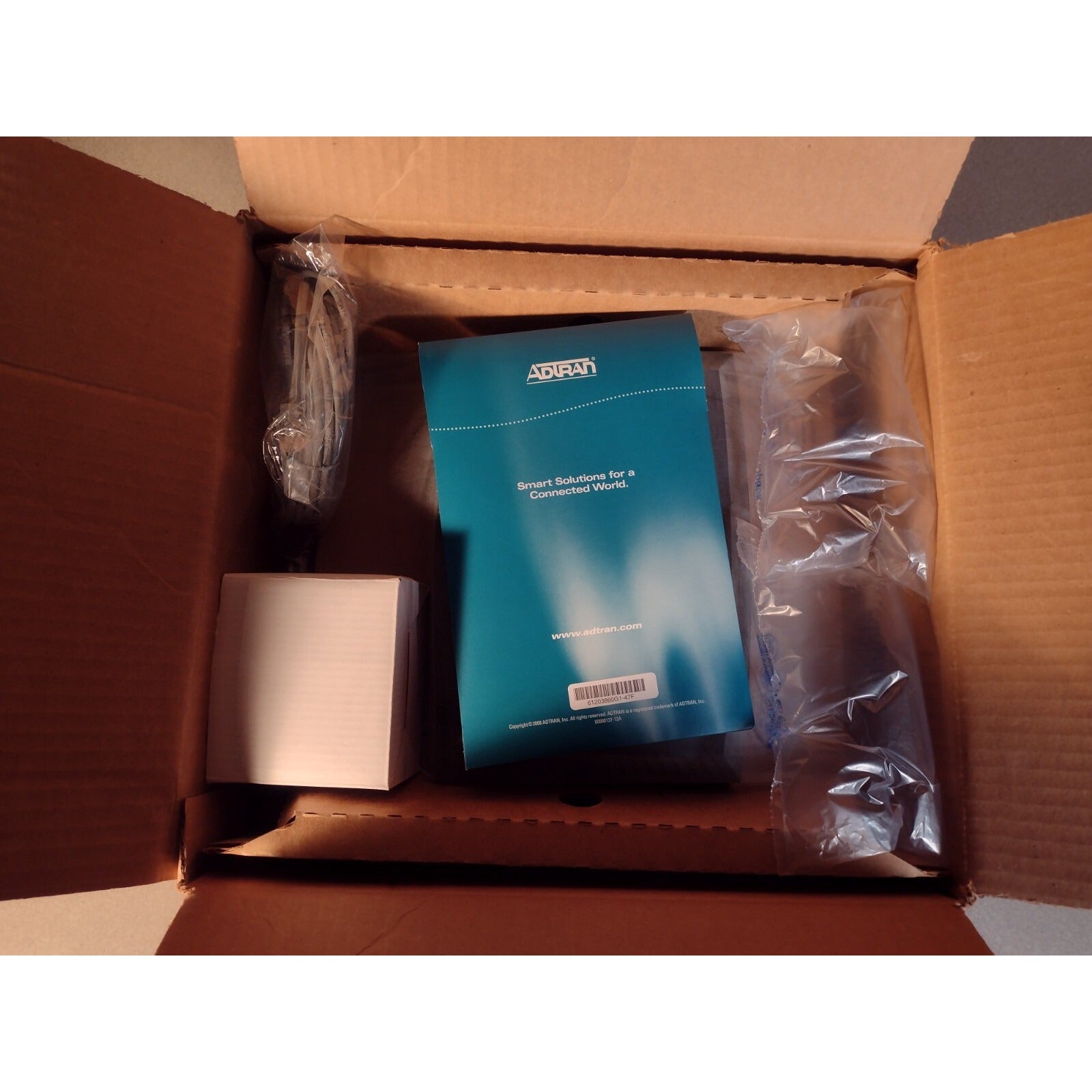 Adtran NetVanta 3200 Router  documentation in box