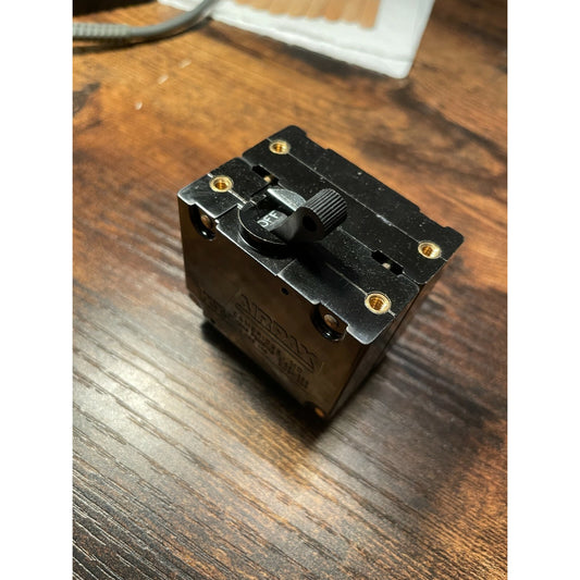 Airpax APG11-1-51-502-01, 5A, 54 Max V top view of switch