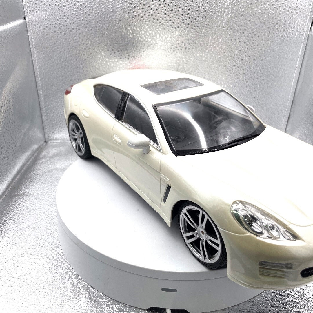 Akai Porsche Panamera White Scale: 1/14, RC Car ONLY T/5007 passenger/front view