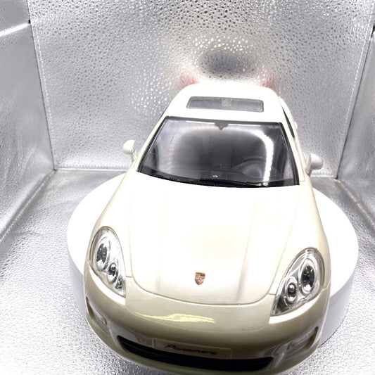 Akai Porsche Panamera White Scale: 1/14, RC Car ONLY T/5007 front view