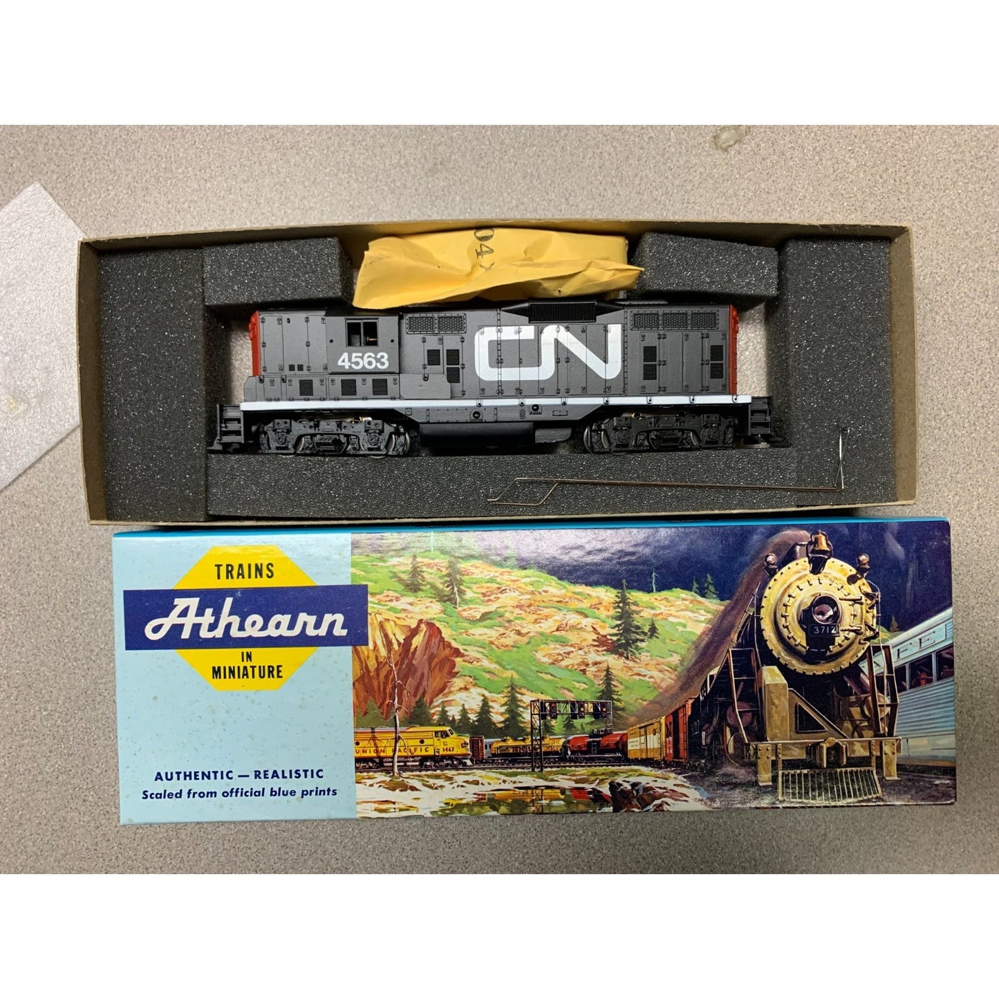 Athearn #4563 Canadian National Train Diesel Road Switcher GP-9 Power train car in packaging