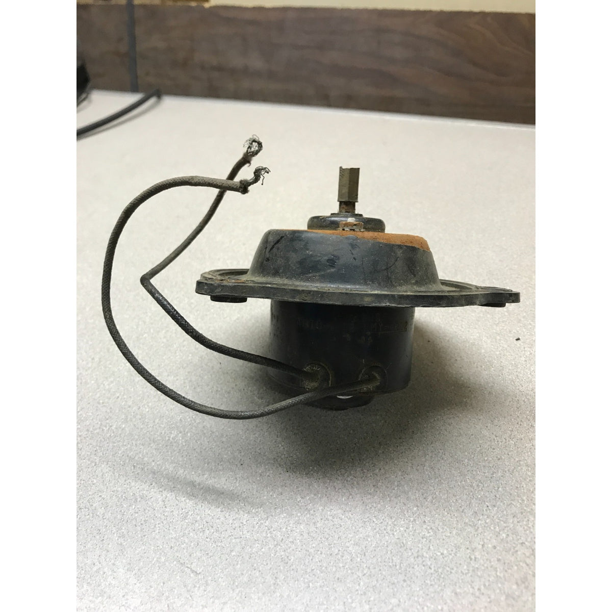 Auto-Lite EMY-4002 Defroster Motor with Bracket side view