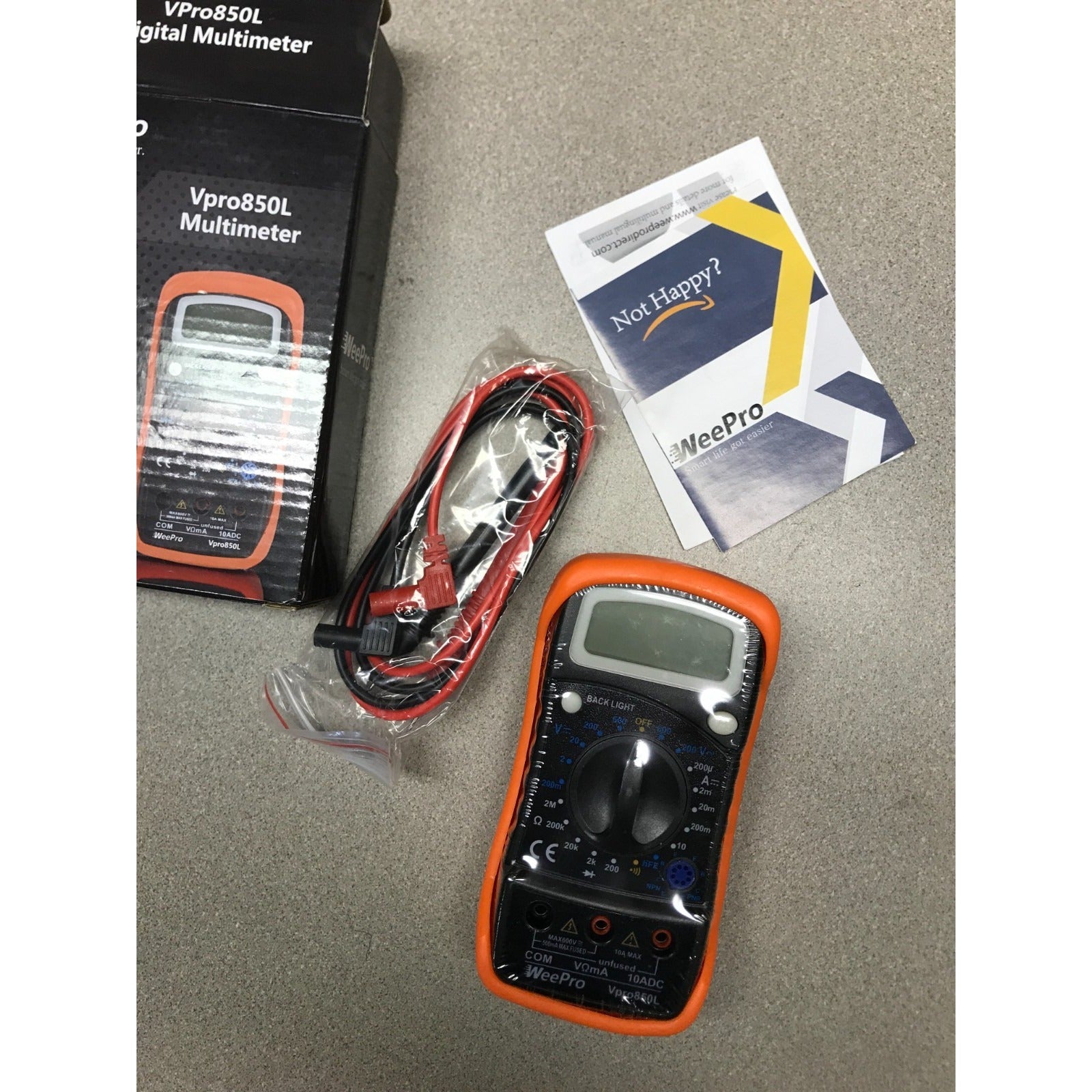 WeePro Vpro850L Multimeter AC/DC Voltage and Current Reader box contents multimeter, probes and instructions