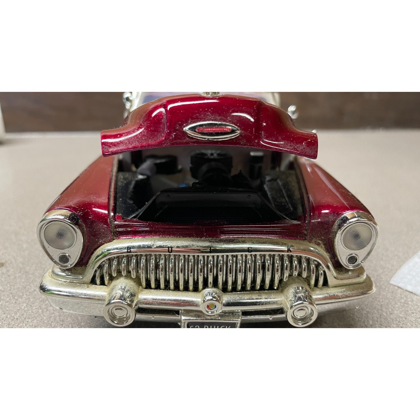MotorMax 1953 Buick Skylark 1:18 Scale Diecast Model front end view with hood open