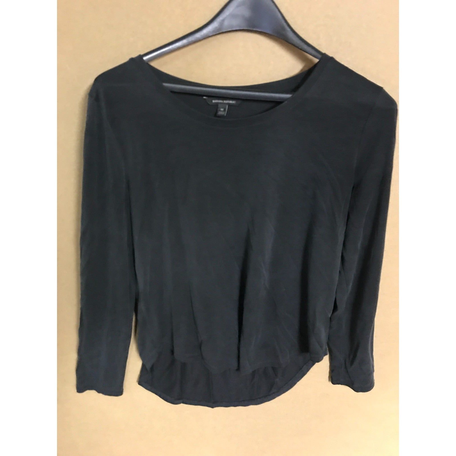 Banana Republic Long-sleeve Black Blouse Lightweight Stretch front of blouse