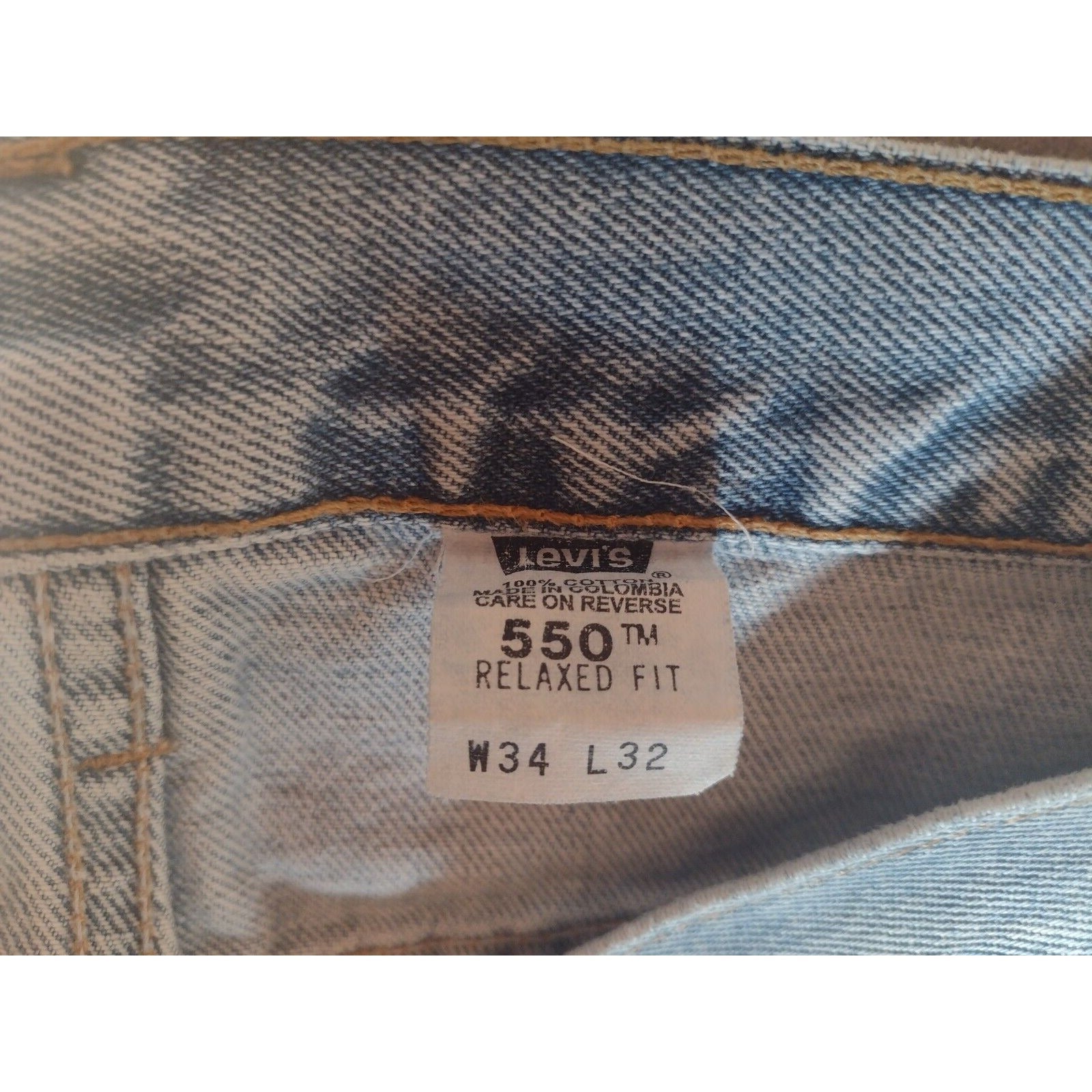 Levi's Strauss & Co Relaxed Fit Light Blue Jeans W34 L32 inside size label