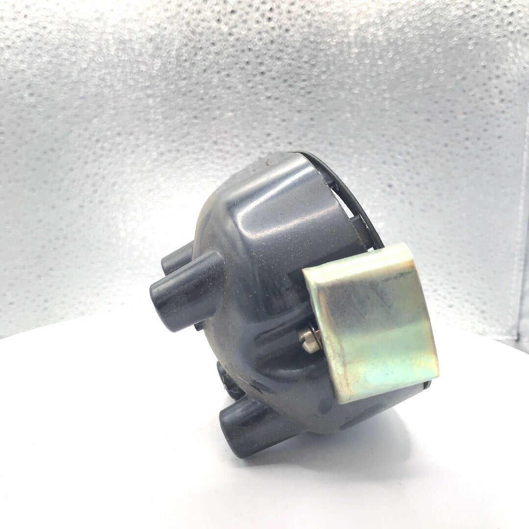 Wico Magneto X5653 Dist. Cap/Cover side view