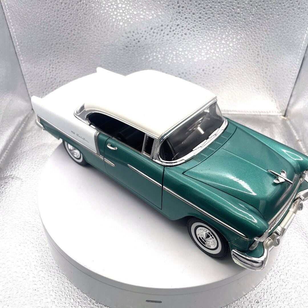 Motormax 1955 Chevrolet Bel Air Green Die Cast Convertible, 1/18 Scale, No. 73184 passenger/front view