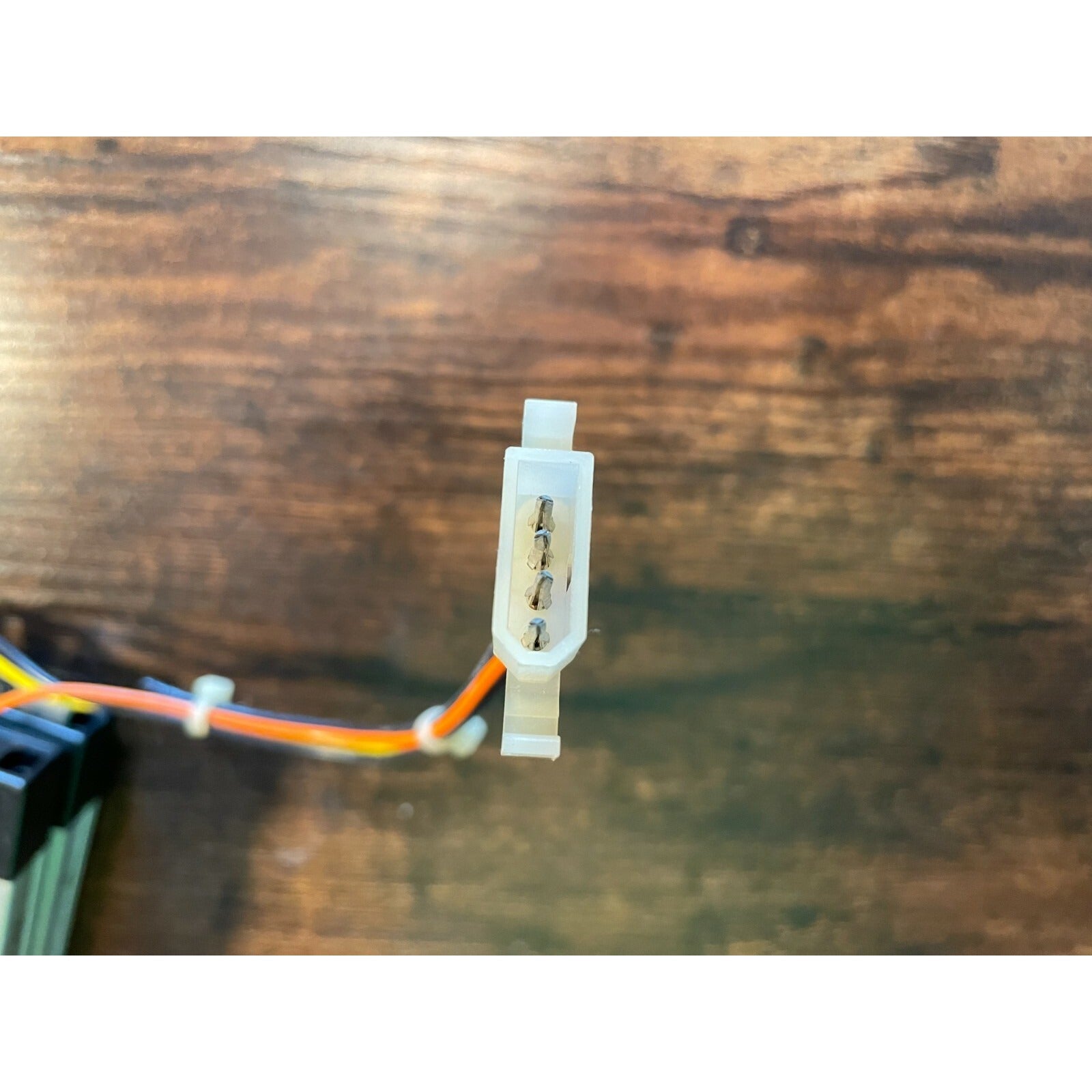Vicor VI-L23-CY DC:DC Converter, 36.0V in, -22V Out closeup of connector