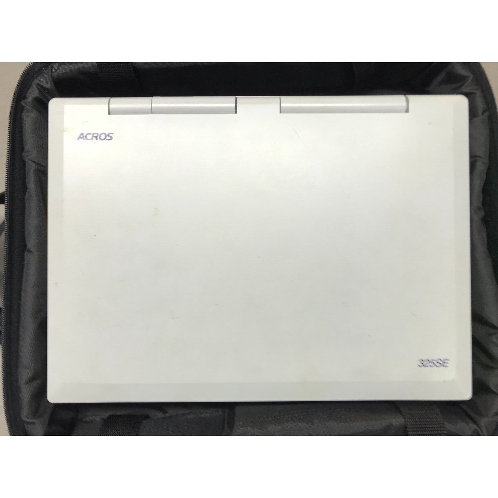 Acros 325SE Computer - Includes various cables and Leather Carrying Bag laptop in bag