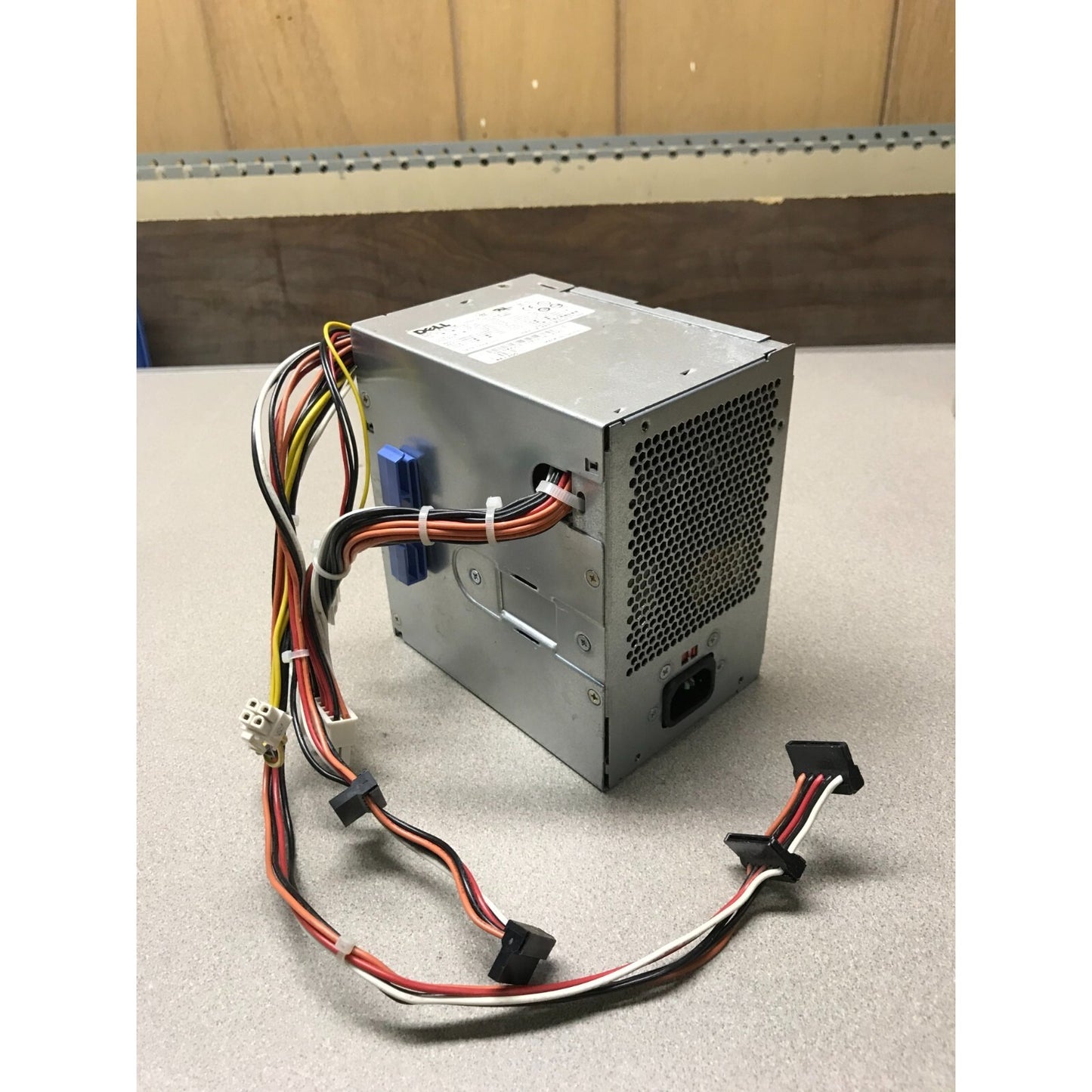 Dell N305P-06 305-Watts 100-127V 200-240V AC 50-60Hz 24-Pin ATX Power Supply for Optiplex 960/760