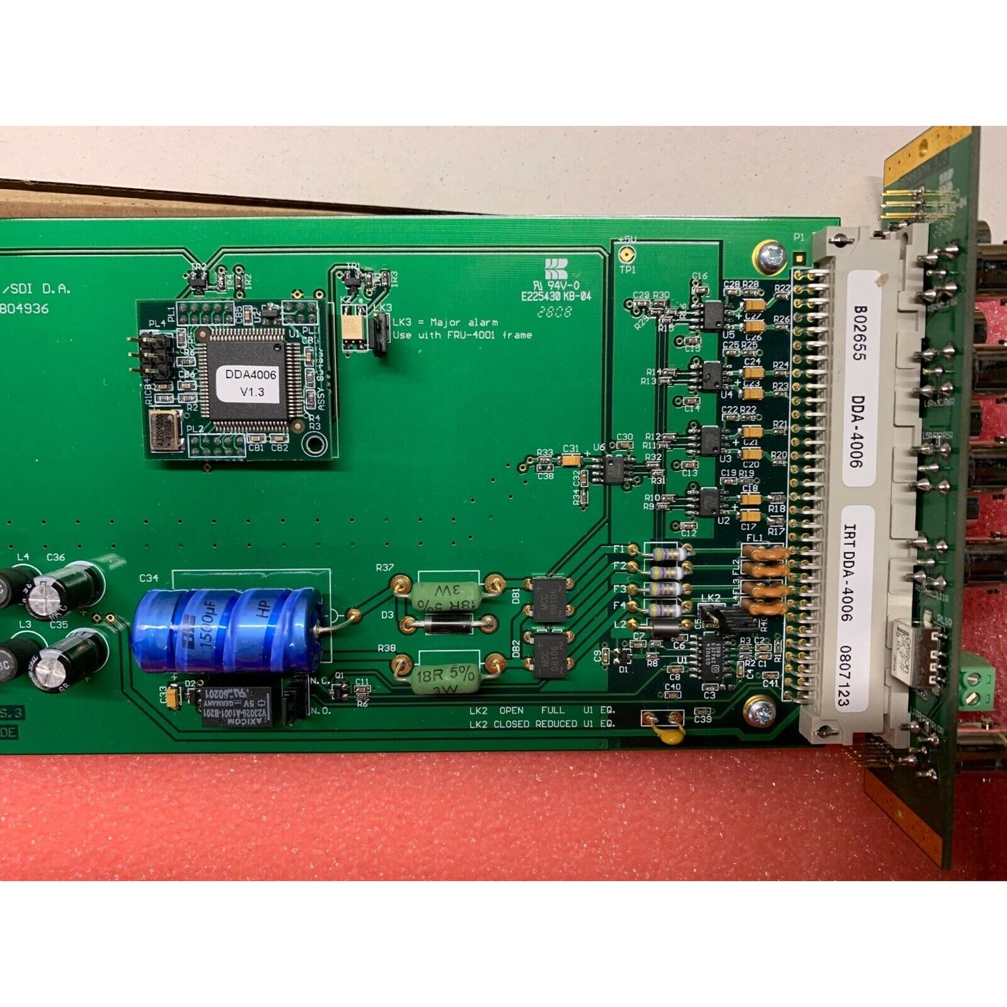 IRT DDA-4006 circuit board close up