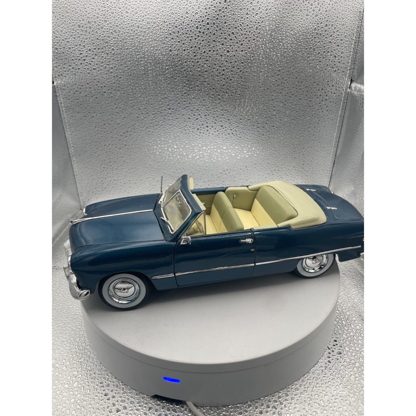 Maisto 1949 Ford Blue Convertible Die Cast, Scale: 1/18, 11322 drivers side view