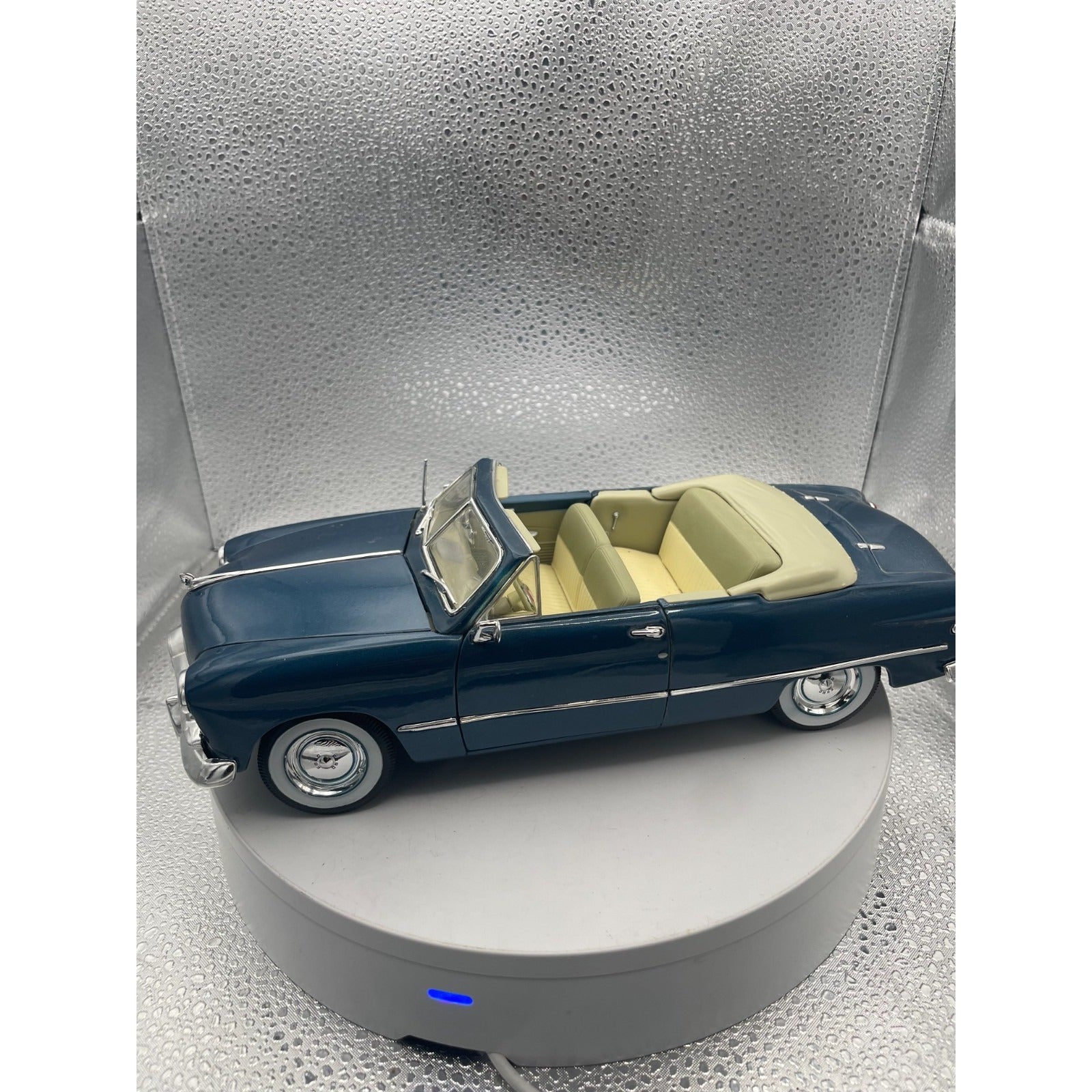Maisto 1949 Ford Blue Convertible Die Cast, Scale: 1/18, 11322 drivers side view