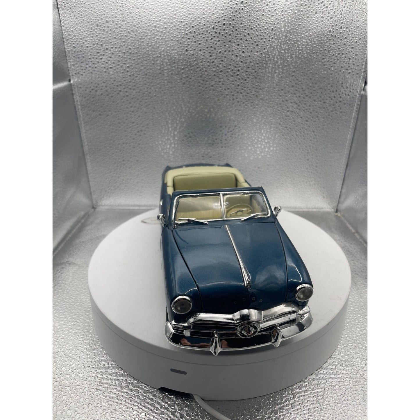 Maisto 1949 Ford Blue Convertible Die Cast, Scale: 1/18, 11322 front end view