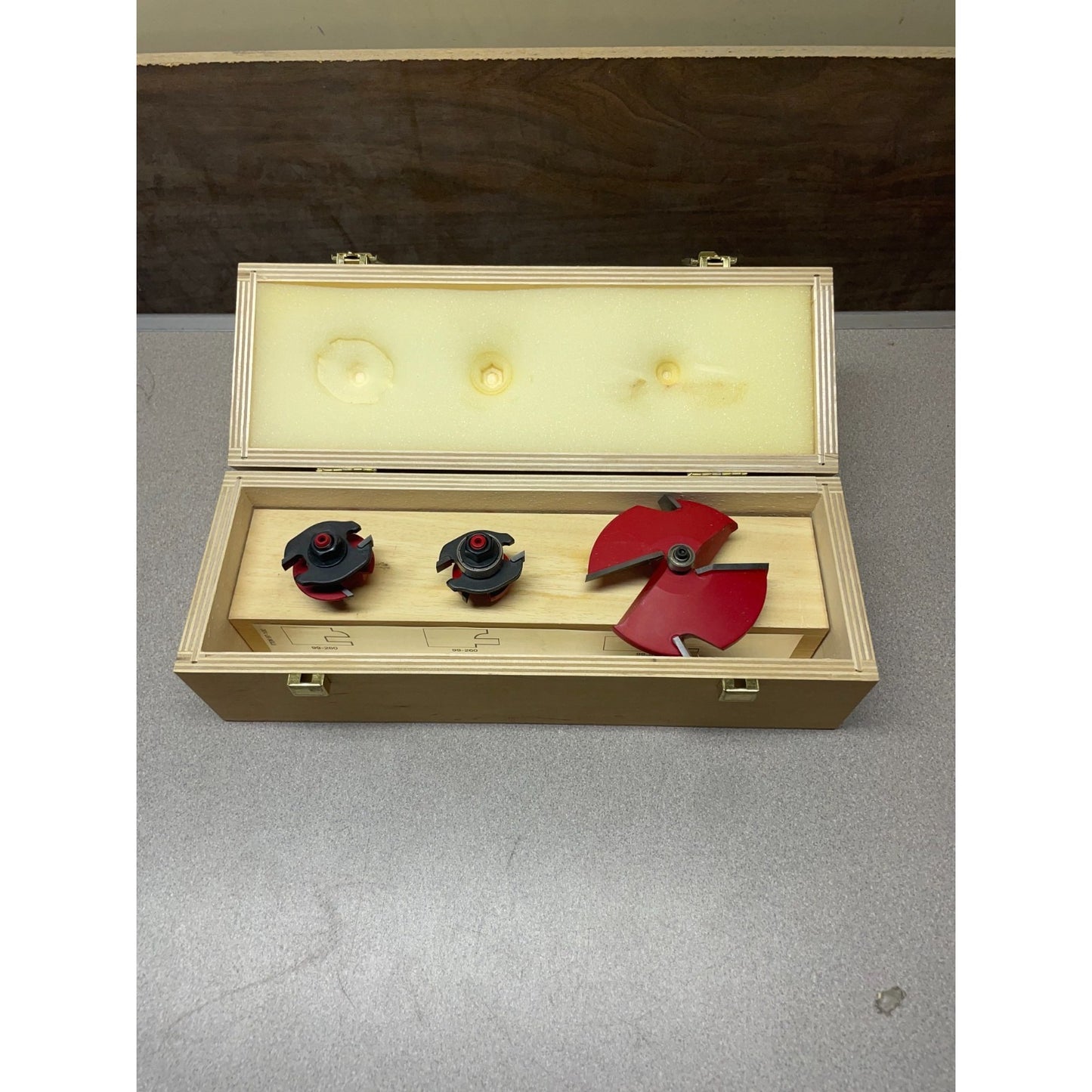 Freud Router Bit Set ITEM 97-100, Like New router bits in box