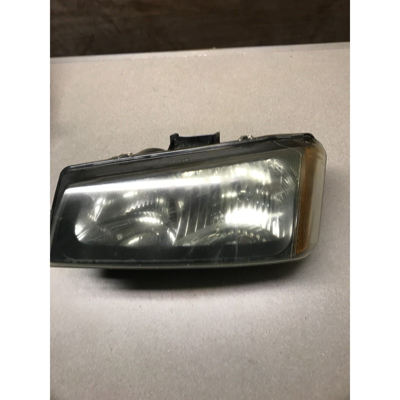 GM 16530938 Left Top Headlight Lens, Fits 2003 Chevy Silverado 2500HD
