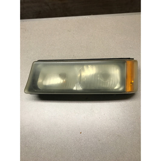 GM P27/7W Left Headlight Bottom Lense, Fits 2003 Chevy Silverado 2500HD