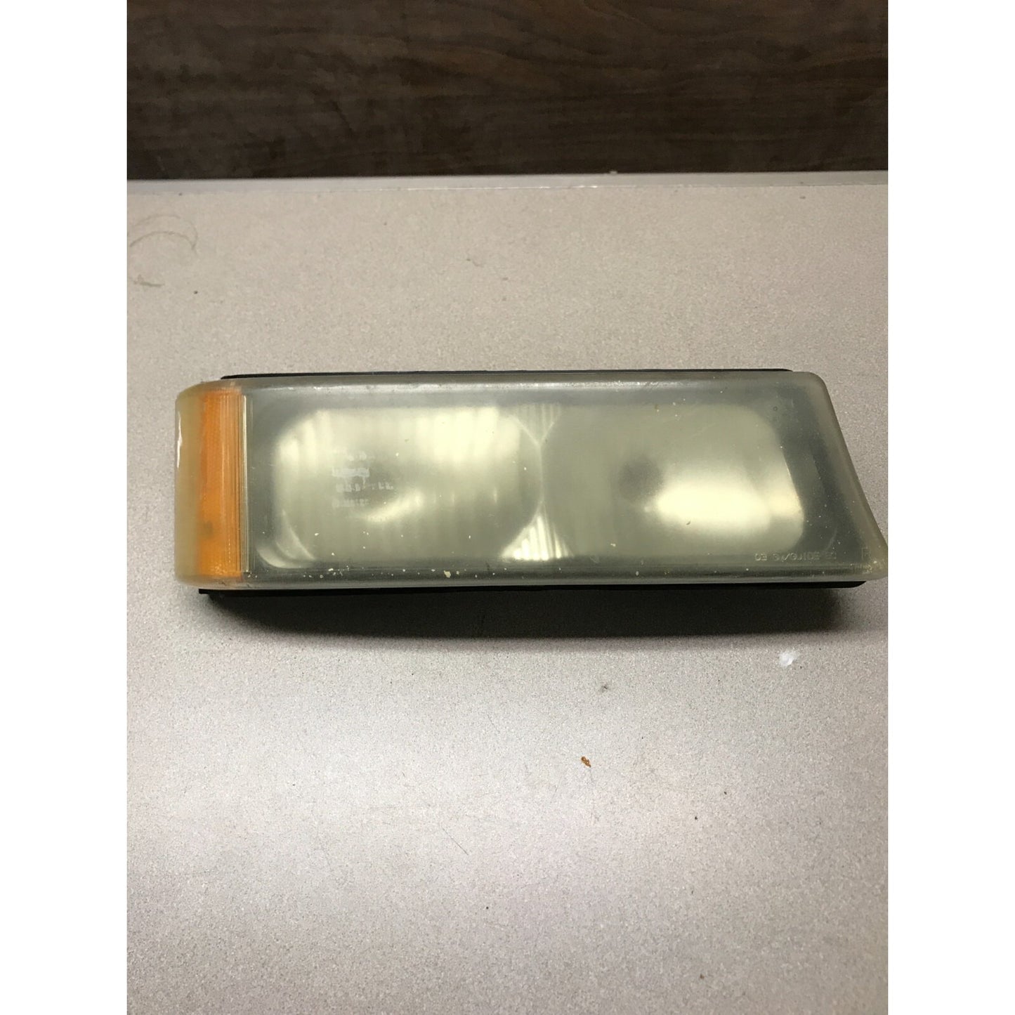 GM P27/7W Right Headlight Bottom Lense, Fits 2003 Chevy Silverado 2500HD