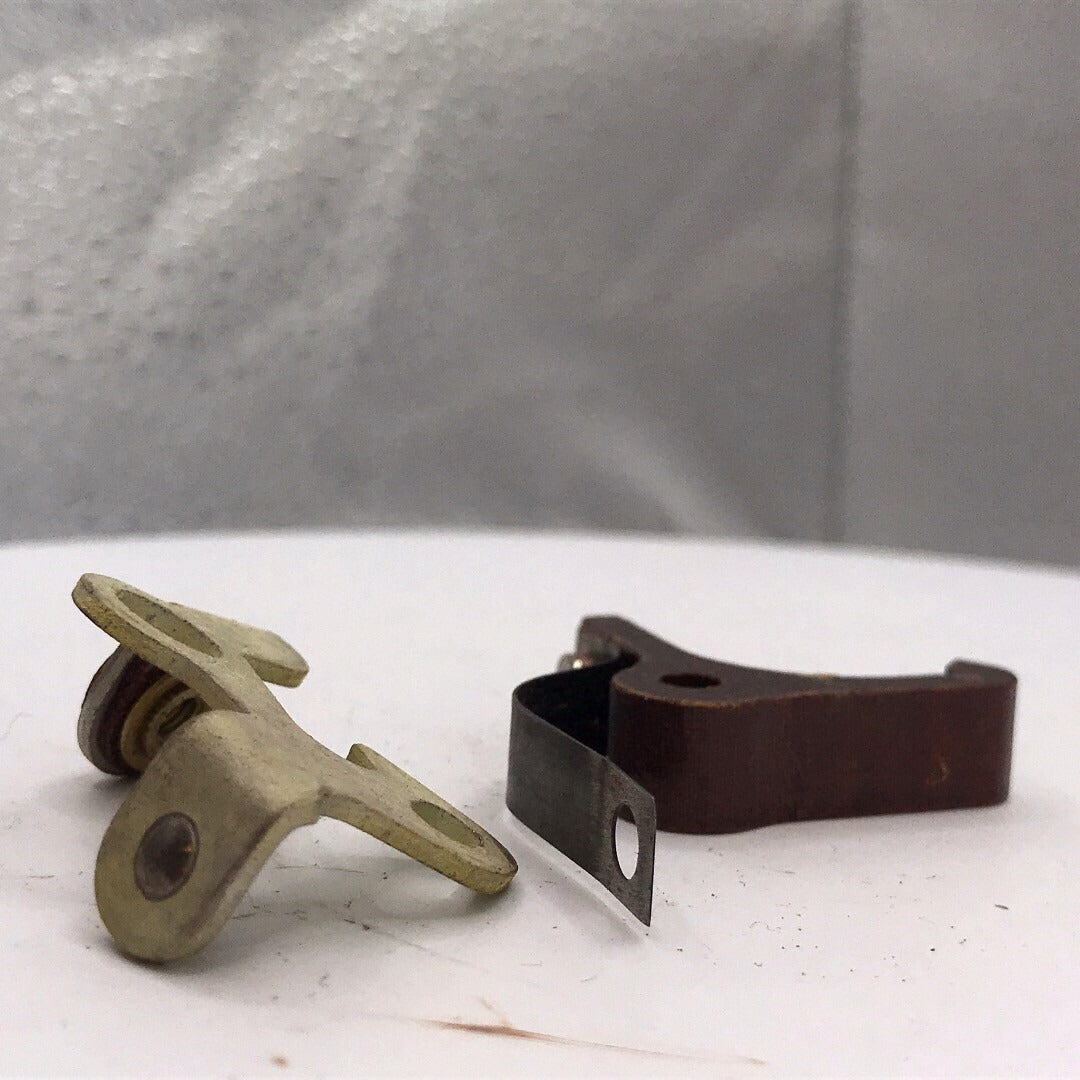 Fairbanks Morse R2437 Magneto Ignition Points Set Used closeup side view