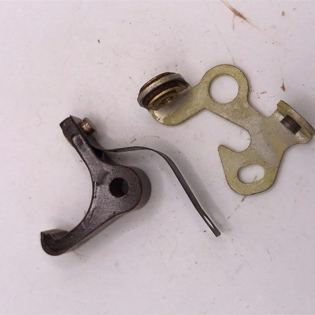 Fairbanks Morse R2437 Magneto Ignition Points Set Used underside view of parts closeup
