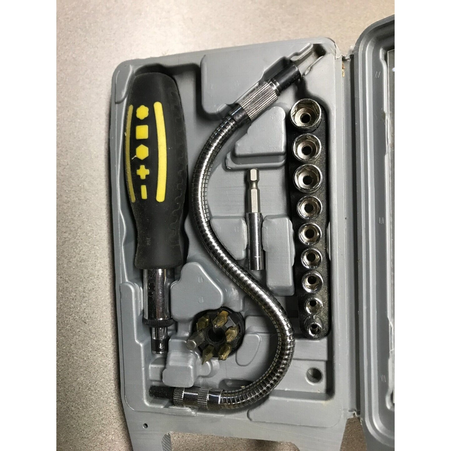 Ratchet with Flex Extension, SAE Bits 3/16 - 1/2, Case Included, Unbranded