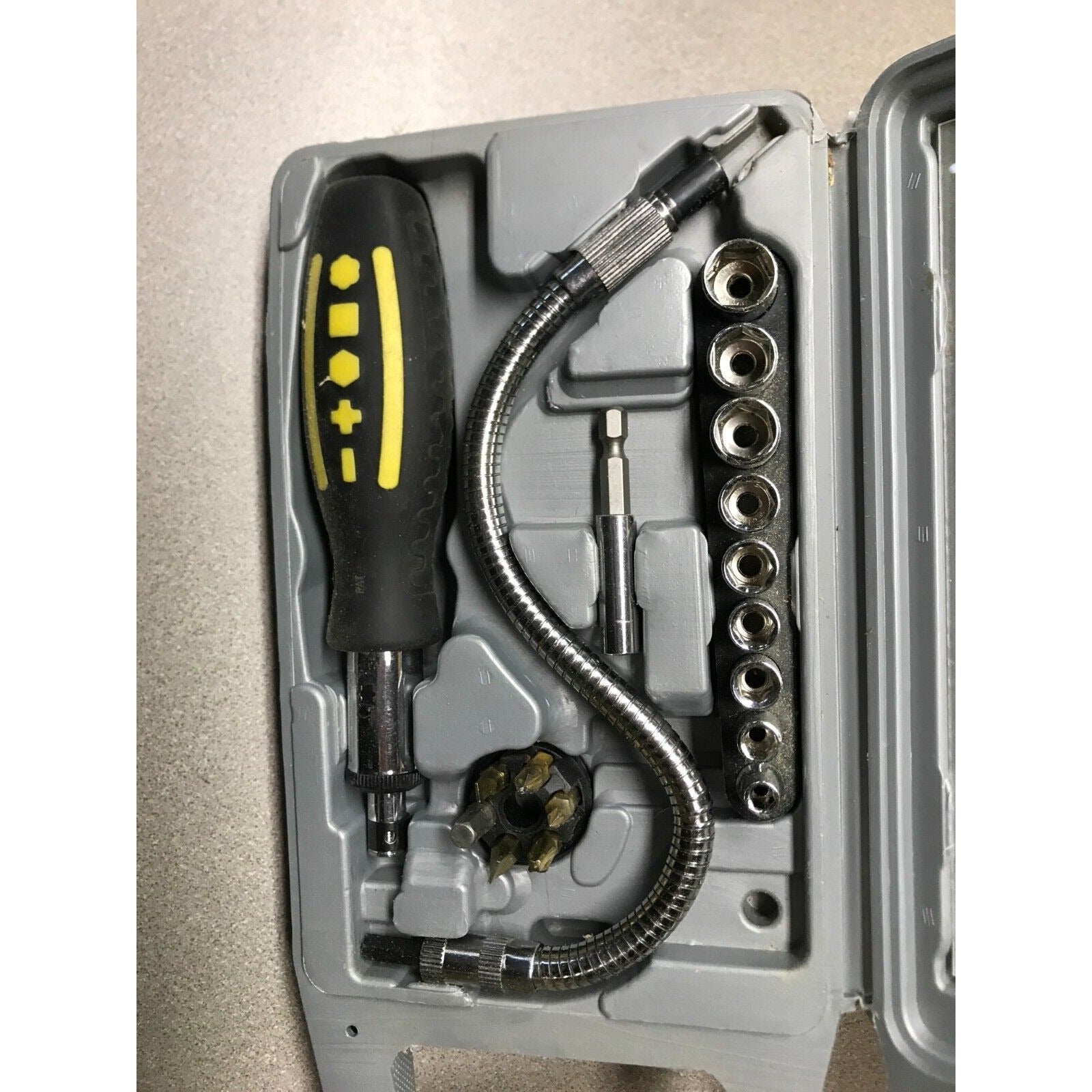 Ratchet with Flex Extension, SAE Bits 3/16 - 1/2, Case Included, Unbranded