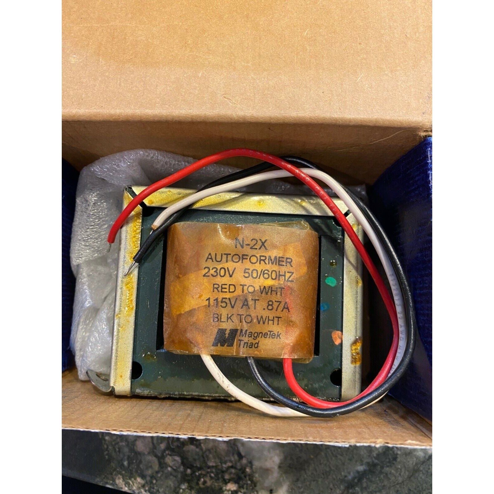 NEW MAGNETEK N-2X AUTOFORMER 230V 50/60HZ back view with connections